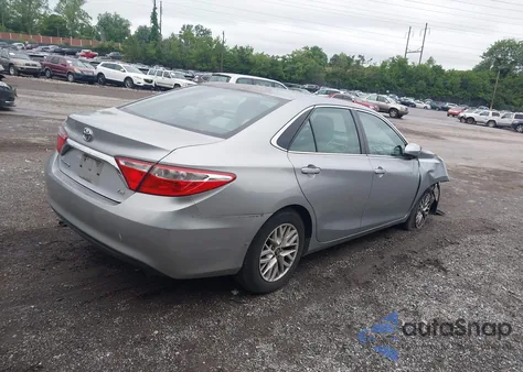 2017 Toyota Camry Le/Se/Xle/Xse z USA, uszkodzony, nr VIN 4T1BF1FK4HU671502